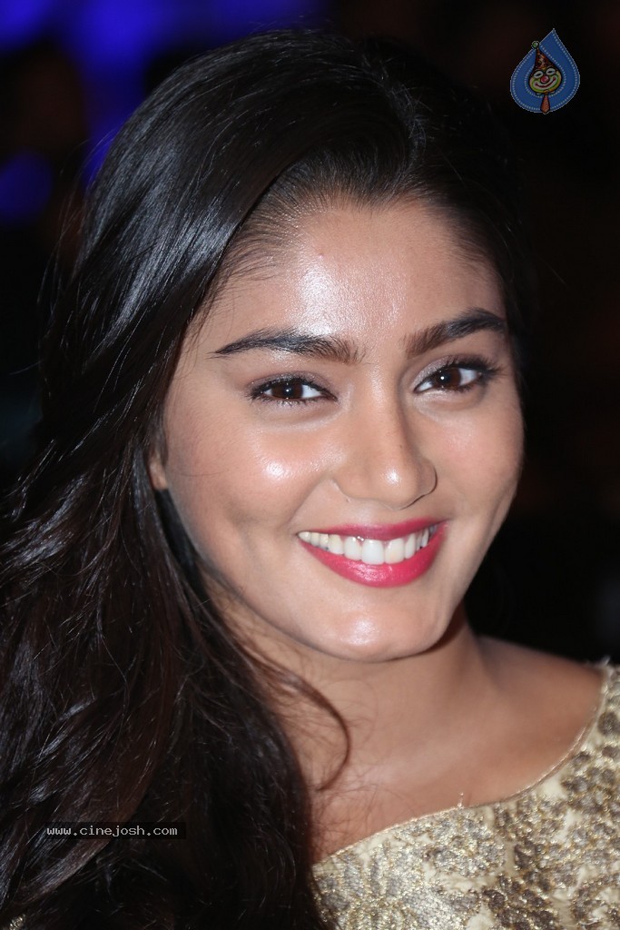 Sana New Photos - 7 / 107 photos