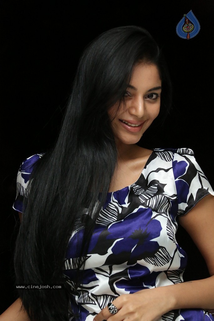 Sanam Shetty New Stills - 31 / 68 photos