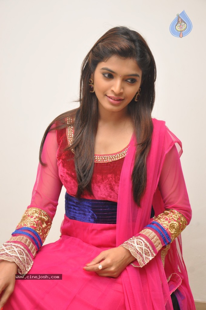 Sanchita Shetty Photos - 12 / 48 photos