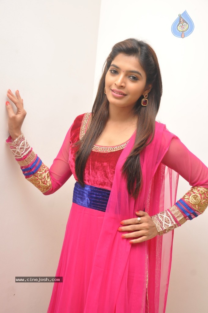 Sanchita Shetty Photos - 16 / 48 photos