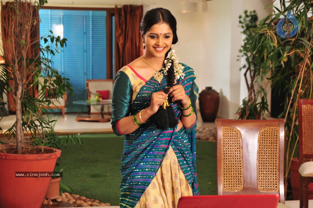 Sanchitha Padukone New Pics - 28 / 37 photos