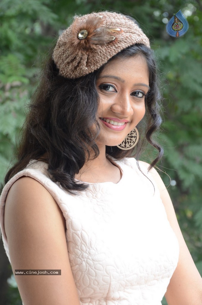 Sandeepthi Latest Stills - 14 / 66 photos