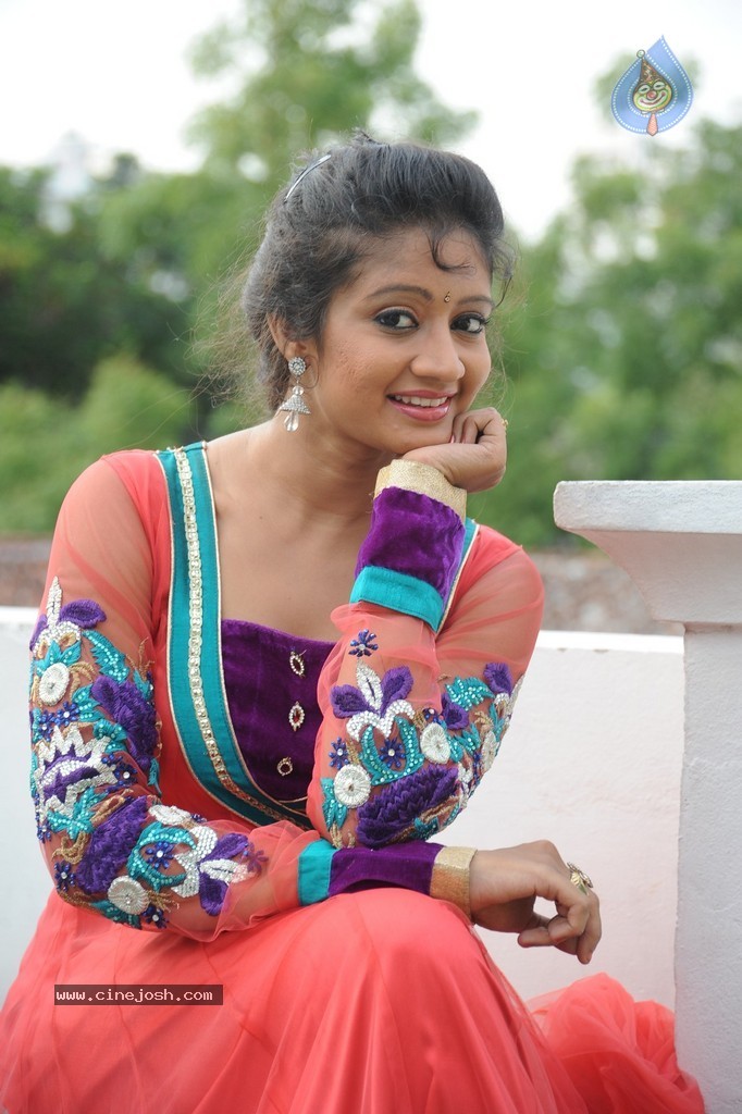 Sandeepthi New Pics - 34 / 95 photos