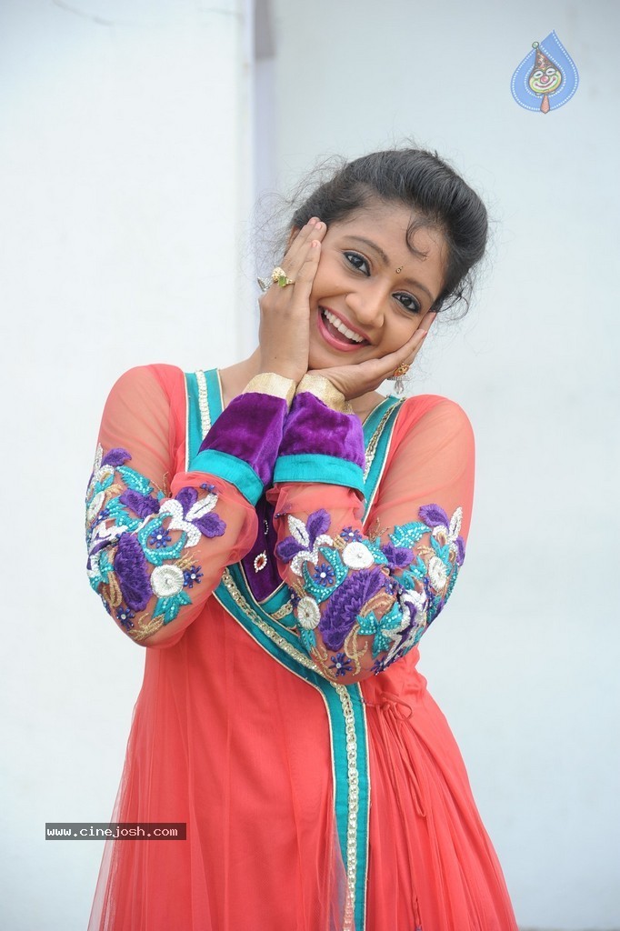 Sandeepthi New Pics - 80 / 95 photos