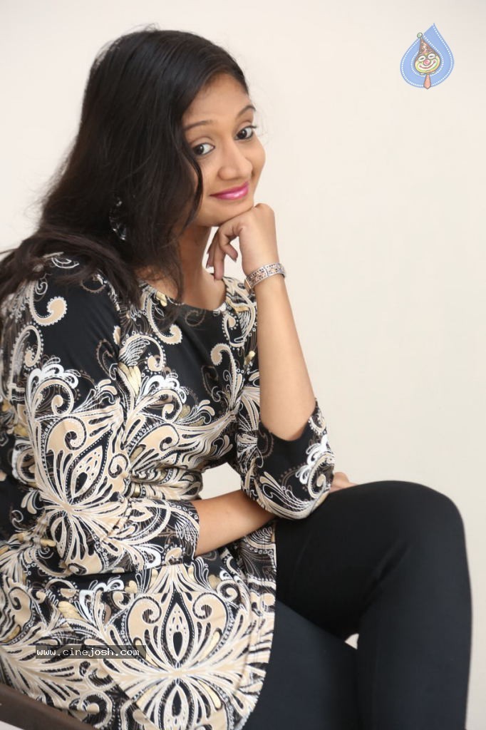 Sandeepthi New Pics - 11 / 84 photos