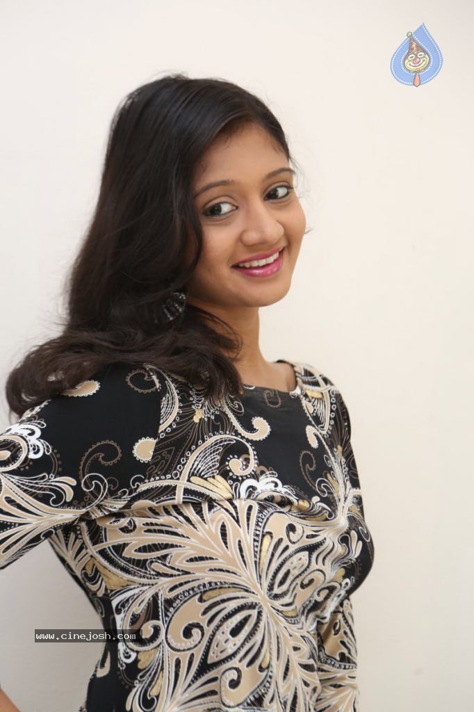 Sandeepthi New Pics - 77 / 84 photos