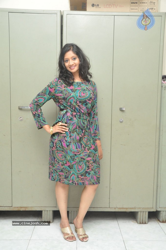 Sandeepthi New Stills - 4 / 50 photos