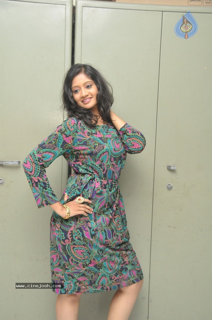 Sandeepthi New Stills - 31 / 50 photos