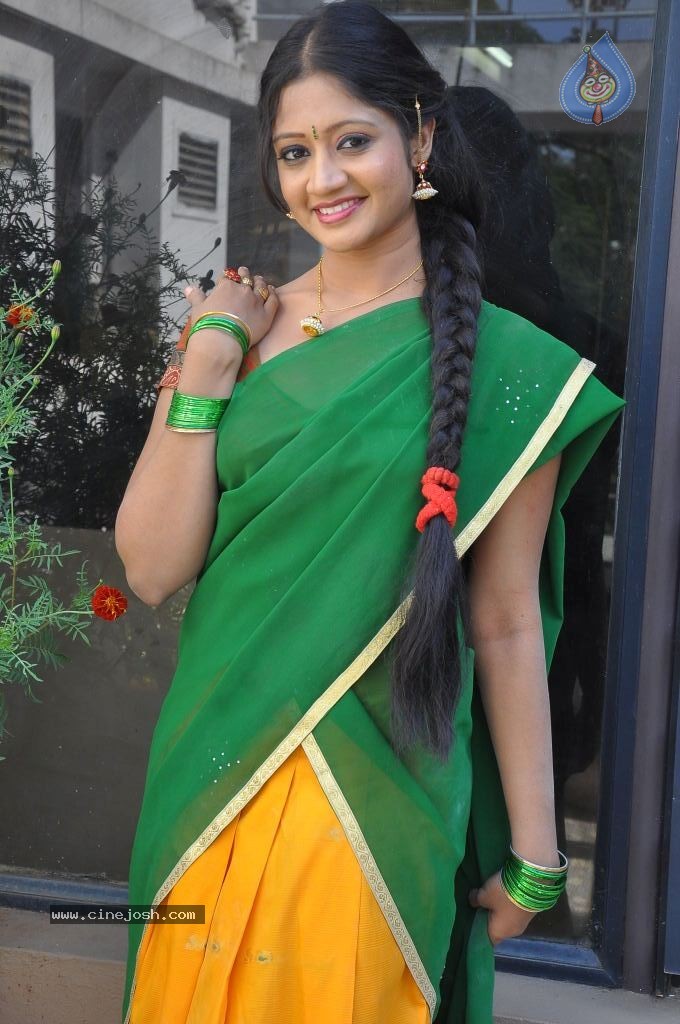 Sandeepti New Stills - 26 / 50 photos