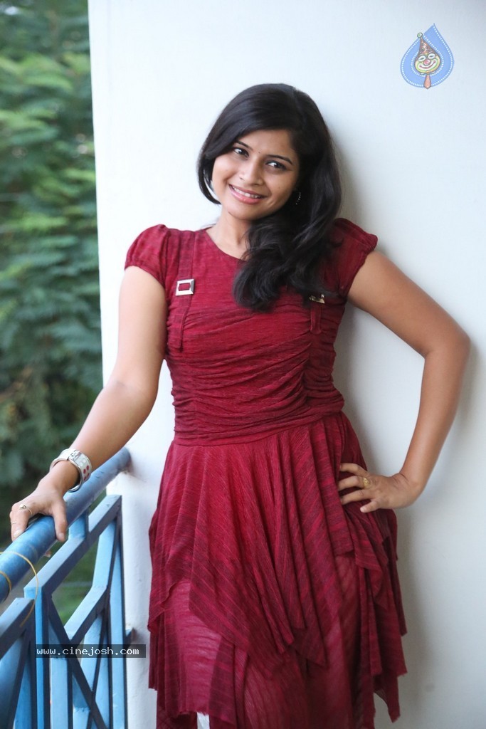 Sangeetha Photos - 10 / 33 photos