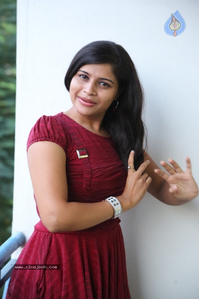 Sangeetha Photos - 23 / 33 photos