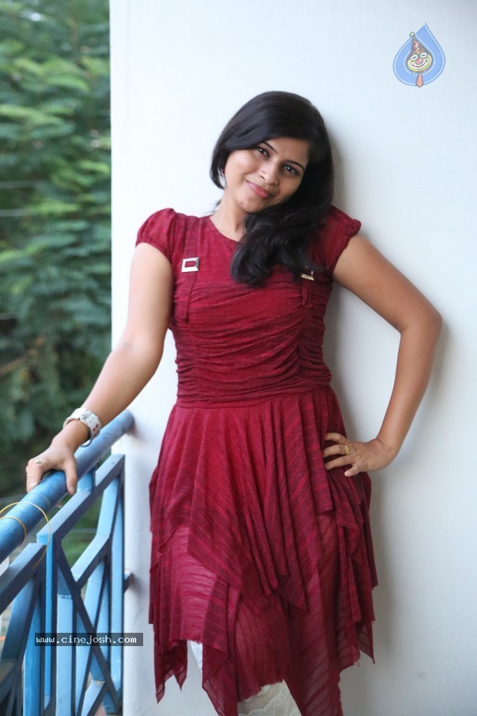 Sangeetha Photos - 25 / 33 photos