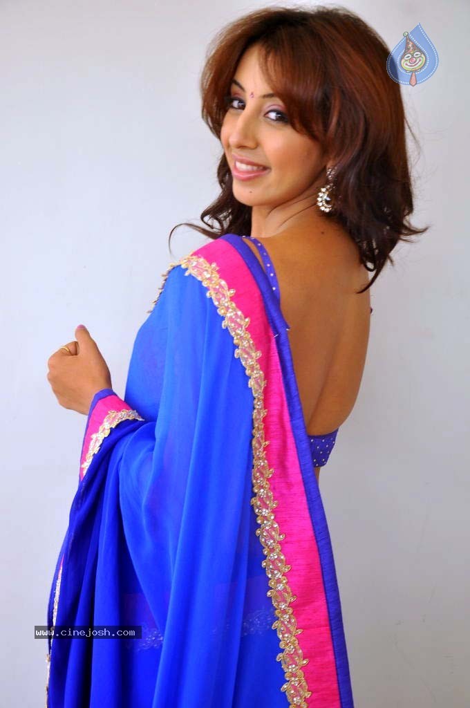 Sanjana Hot Stills - 34 / 85 photos