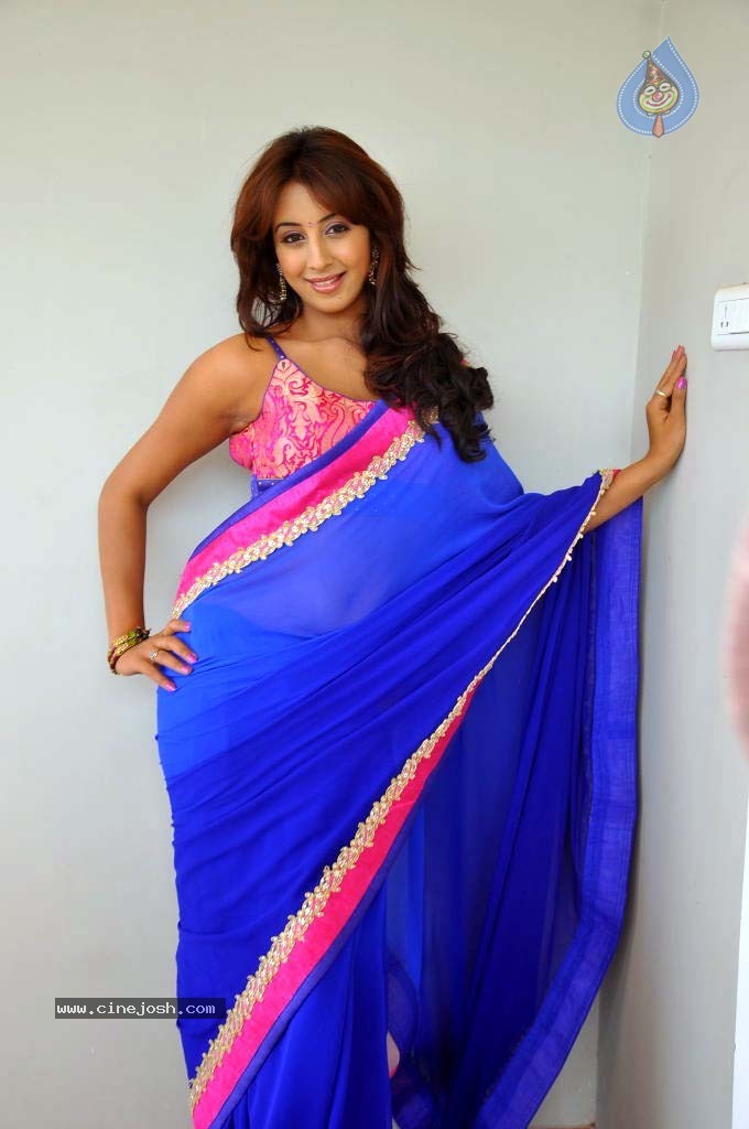 Sanjana Hot Stills - 79 / 85 photos