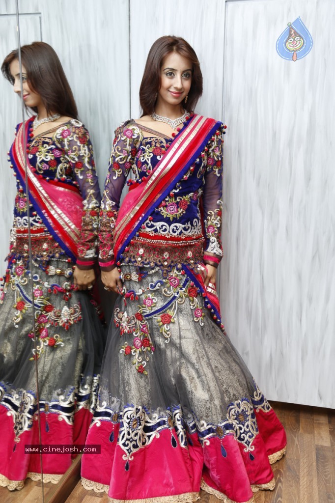 Sanjana New Hot Photos - 22 / 149 photos