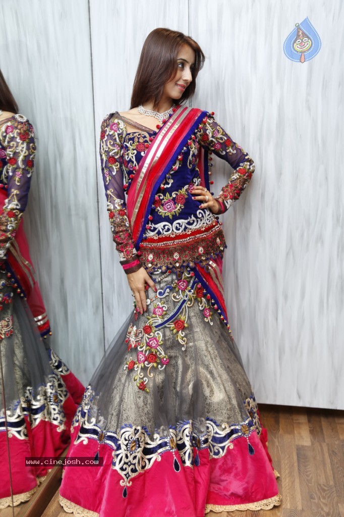 Sanjana New Hot Photos - 33 / 149 photos