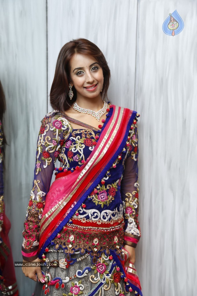 Sanjana New Hot Photos - 71 / 149 photos