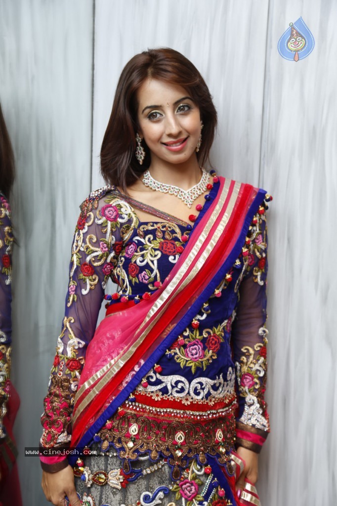 Sanjana New Hot Photos - 90 / 149 photos