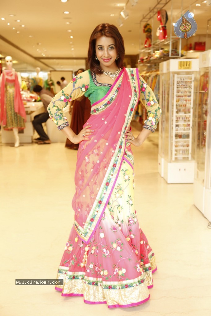 Sanjana New Hot Photos - 109 / 149 photos