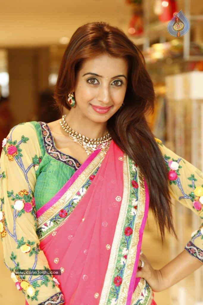 Sanjana New Hot Photos - 116 / 149 photos