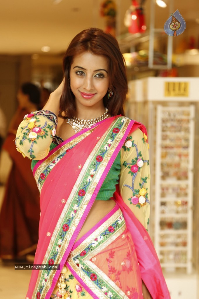 Sanjana New Hot Photos - 122 / 149 photos