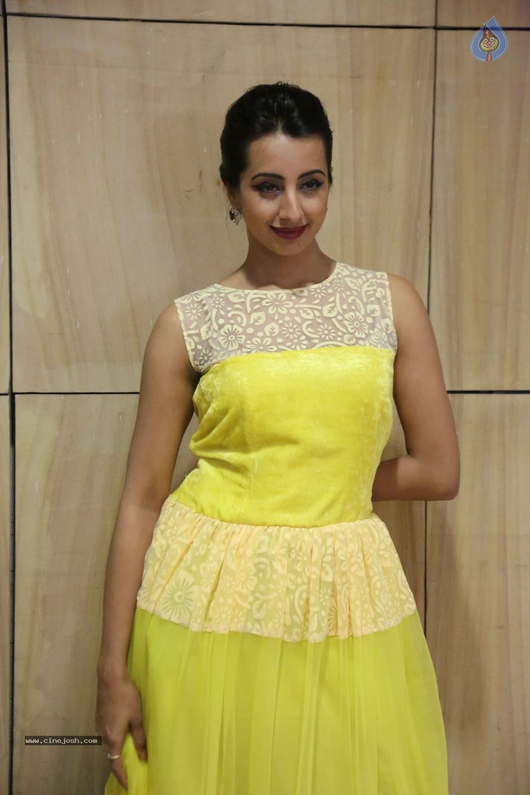 Sanjana New Stills - 13 / 48 photos