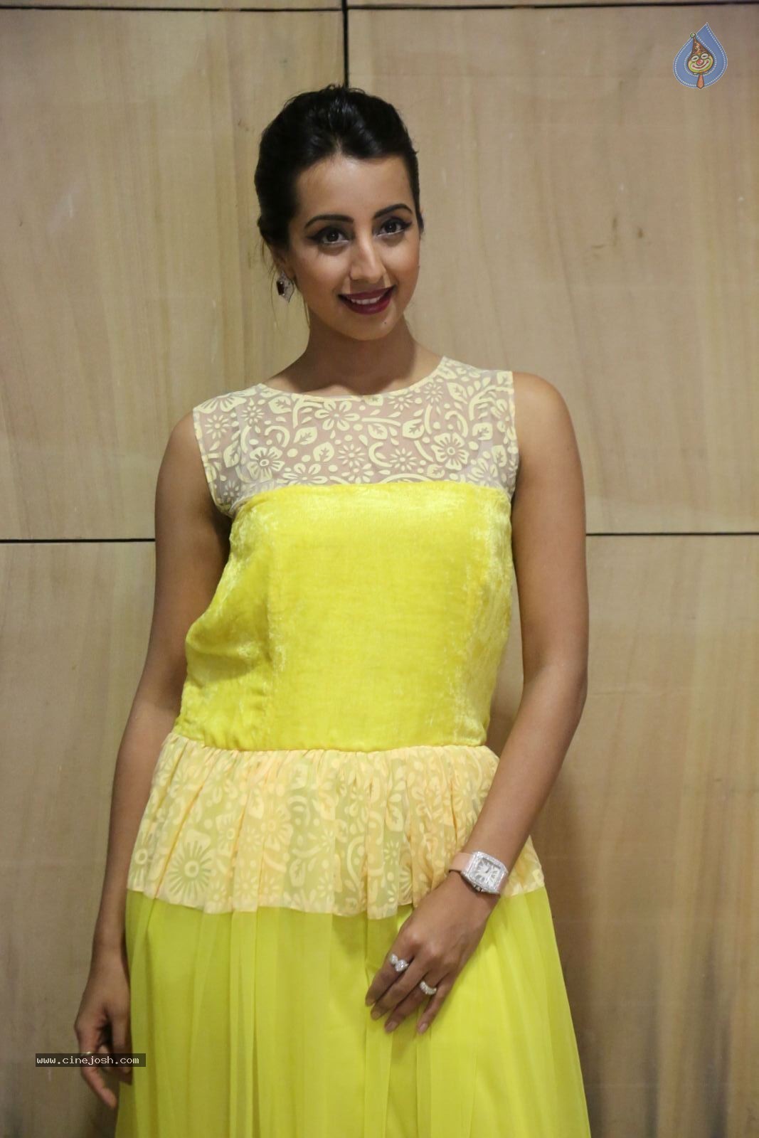 Sanjana New Stills - 17 / 48 photos