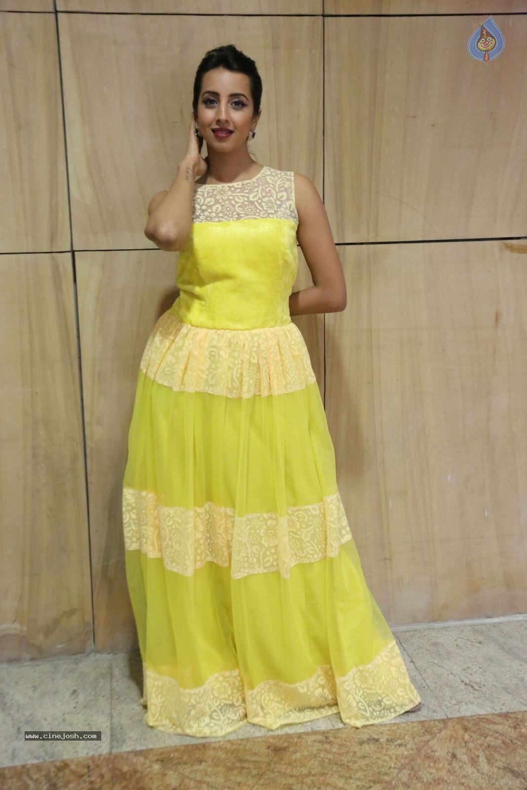 Sanjana New Stills - 32 / 48 photos