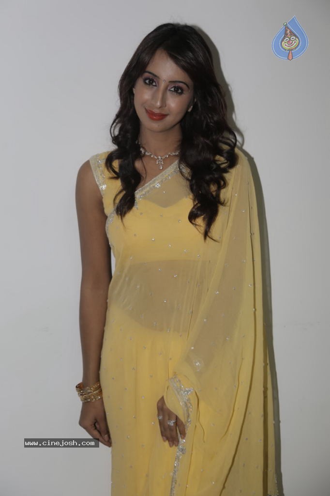 Sanjana New Stills - 13 / 31 photos