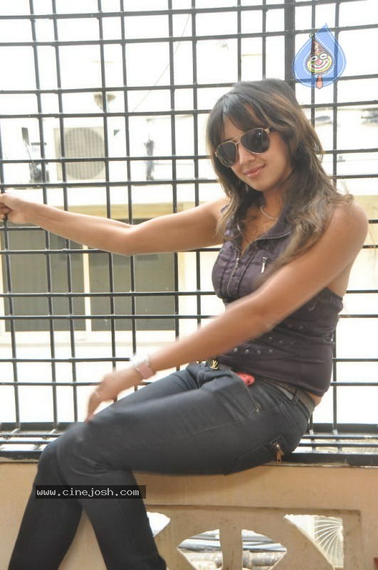 Sanjana Photos - 31 / 55 photos