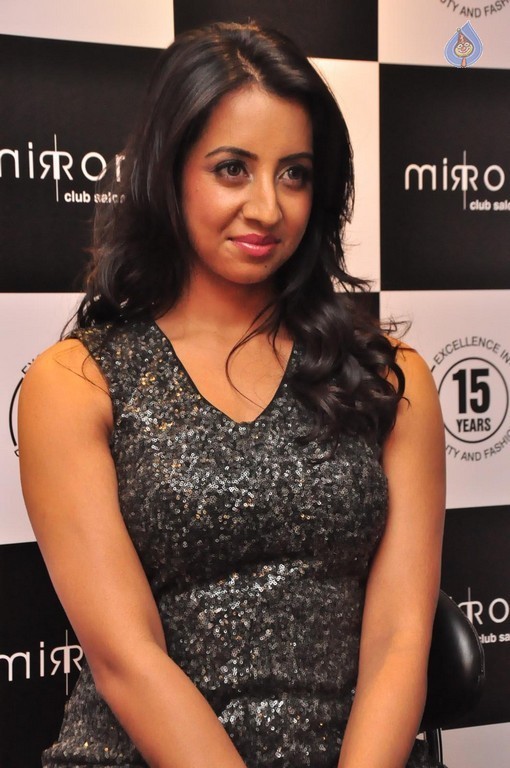 Sanjjanaa New Images - 9 / 42 photos