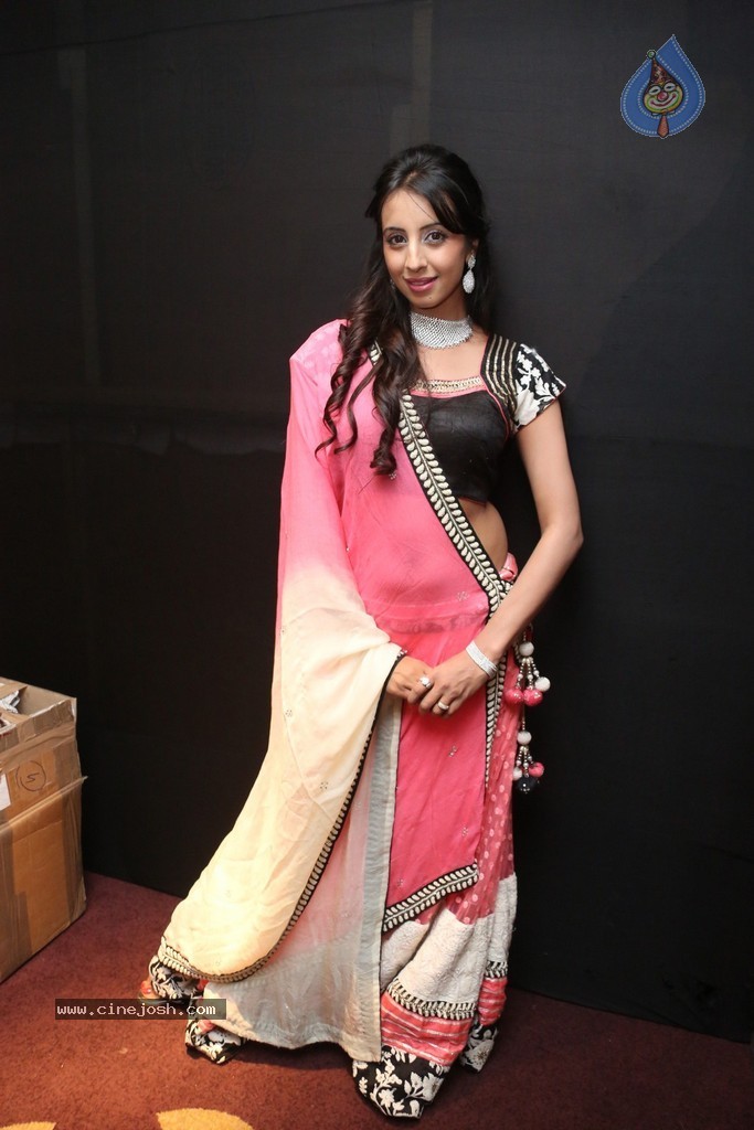 Sanjjanaa New Pics - 48 / 60 photos