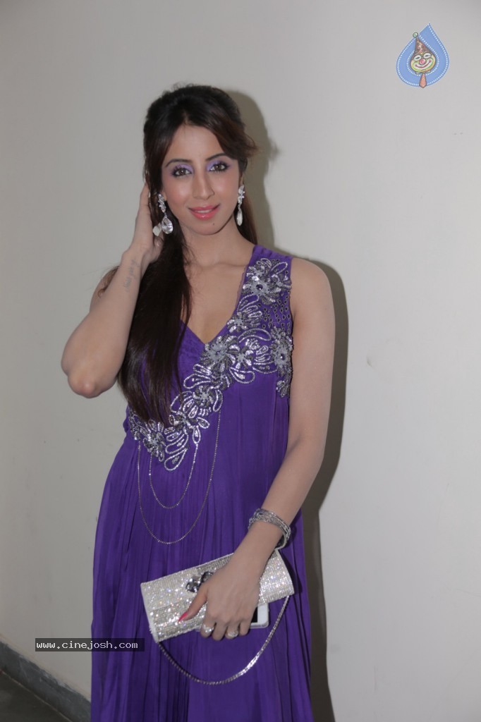 Sanjjanaa Photos - 2 / 31 photos