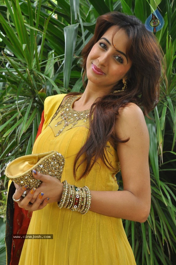 Sanjjanaa Photos - 45 / 46 photos