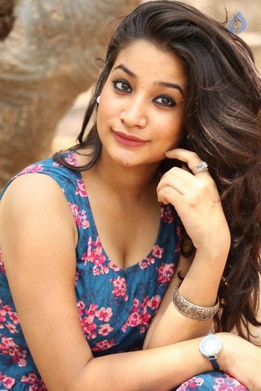 Santoshi Sharma New Photos - 20 / 42 photos