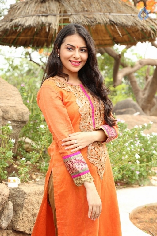 Sara Latest Photos - 11 / 21 photos