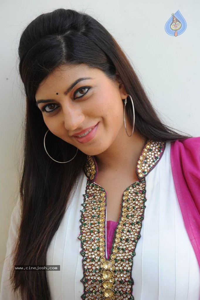 Sarah Sharma New Stills - 4 / 58 photos