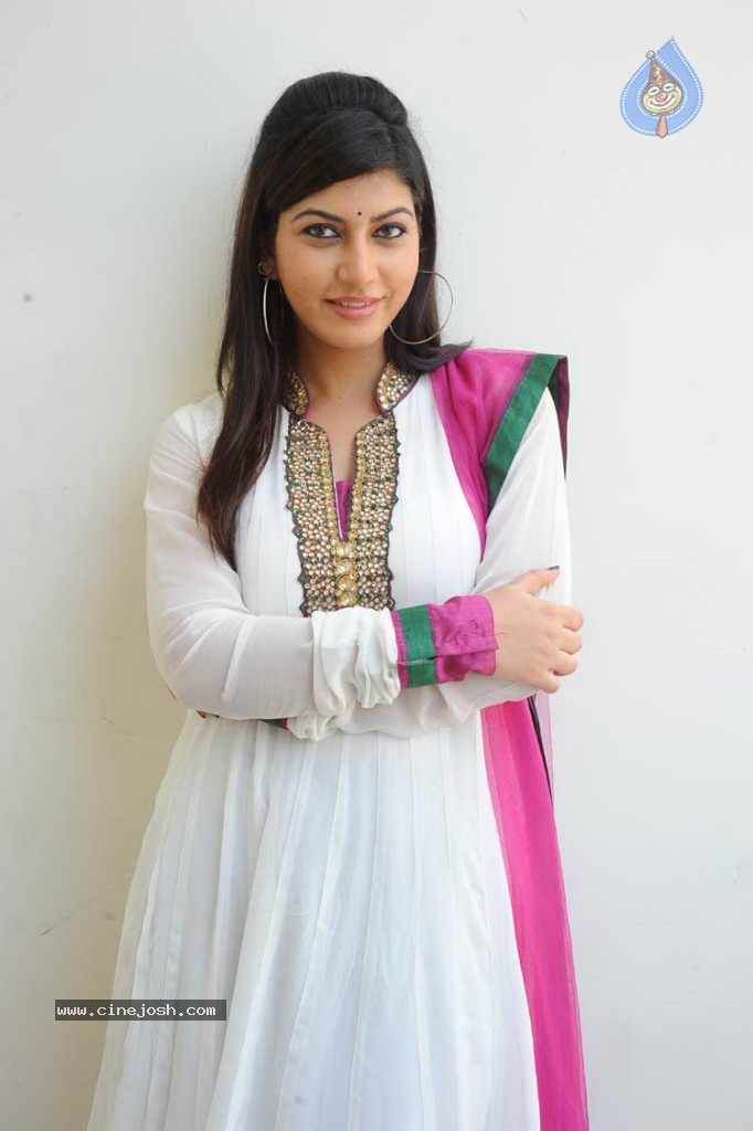 Sarah Sharma New Stills - 7 / 58 photos