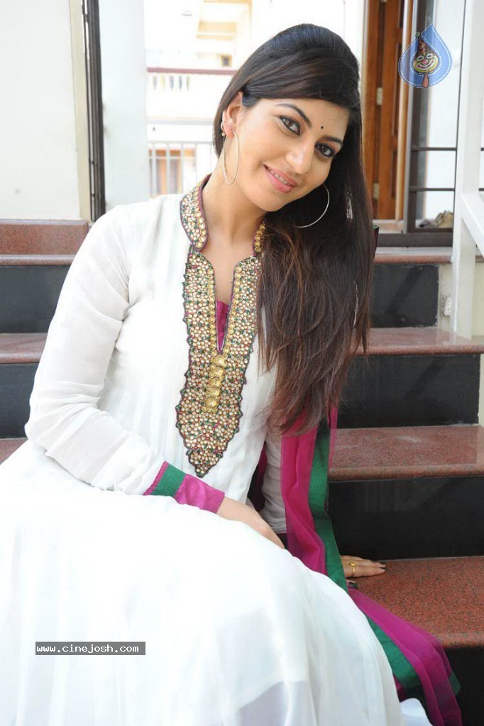 Sarah Sharma New Stills - 11 / 58 photos