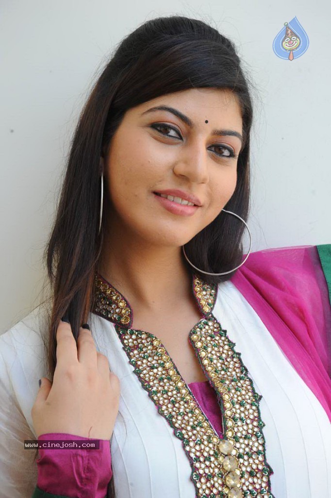 Sarah Sharma New Stills - 40 / 58 photos