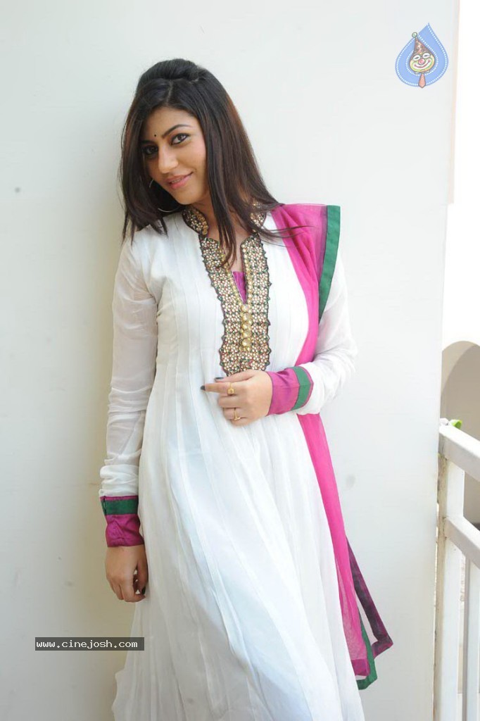 Sarah Sharma New Stills - 44 / 58 photos