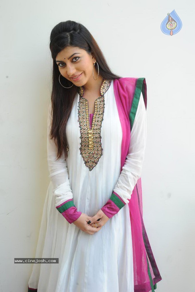 Sarah Sharma New Stills - 46 / 58 photos