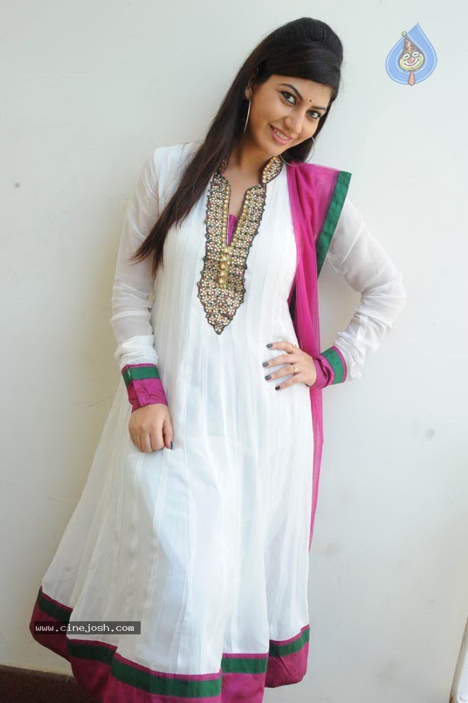 Sarah Sharma New Stills - 56 / 58 photos