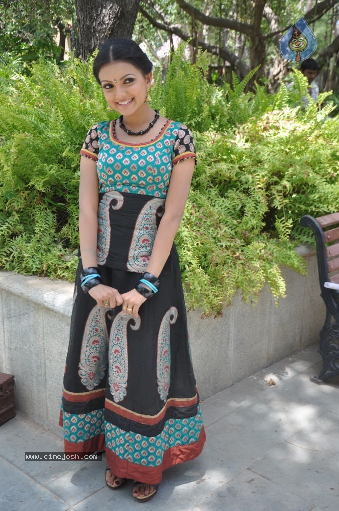 Saranya Mohan New Photos - 9 / 32 photos
