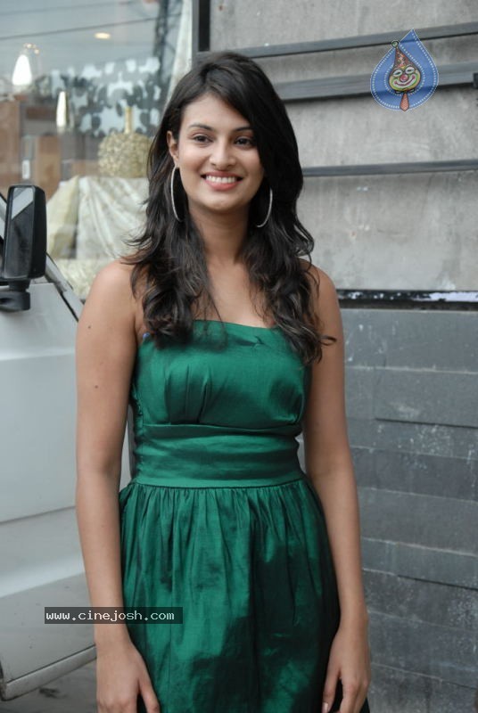 Sayali Bhagat Stllis - 45 / 78 photos