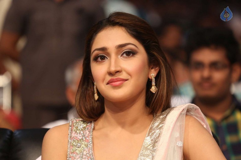 Sayesha at Akhil Audio Launch - 30 / 42 photos