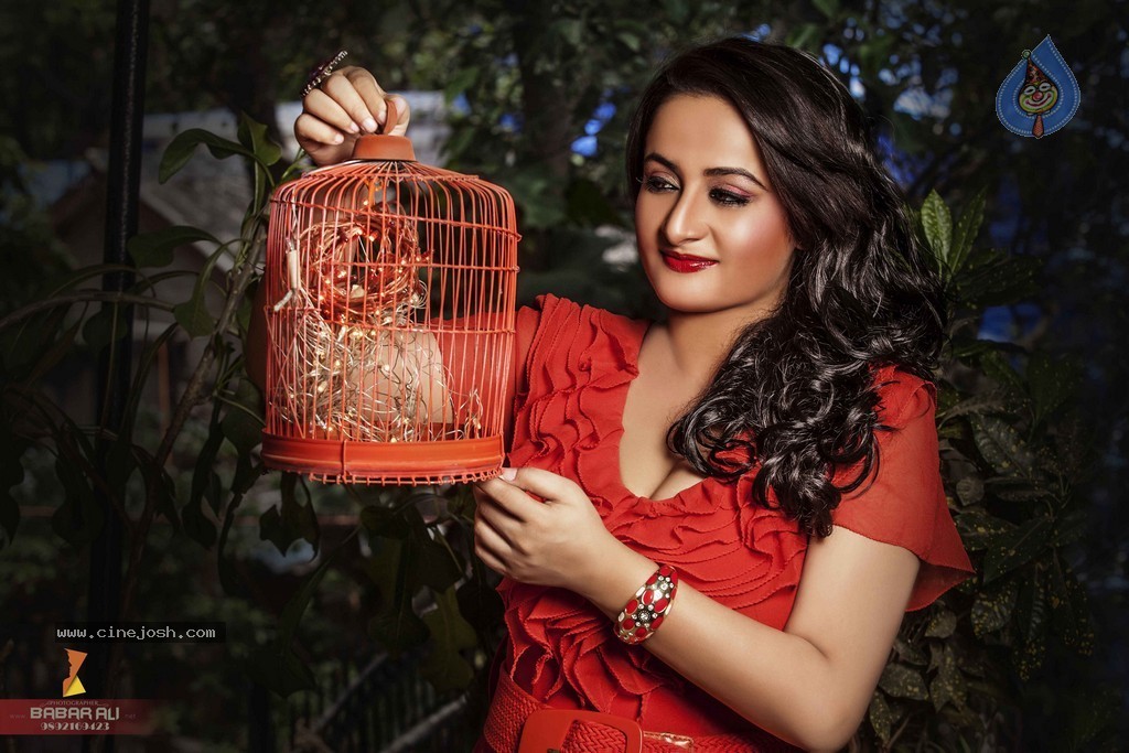 Seema Khan Photoshoot - 9 / 15 photos