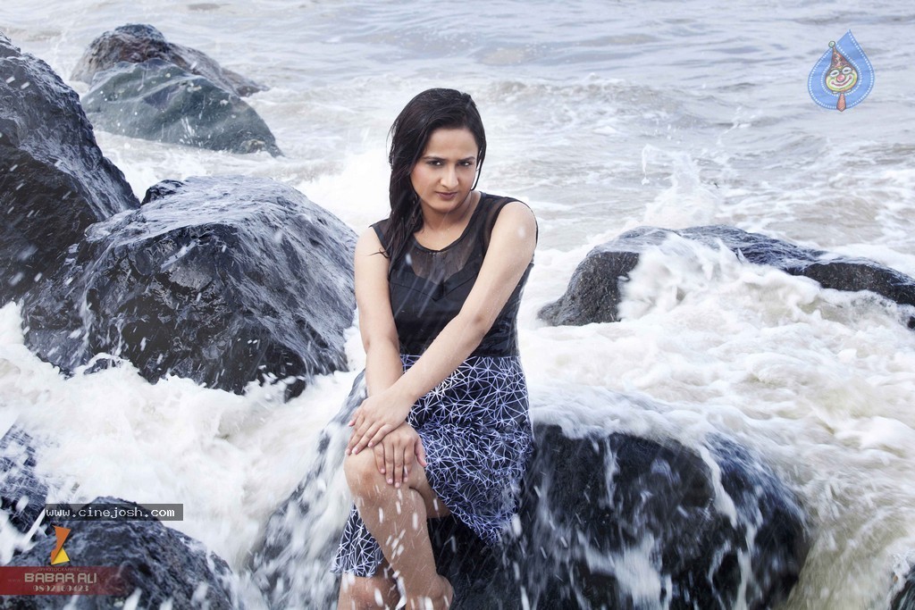 Seema Khan Photoshoot - 10 / 15 photos