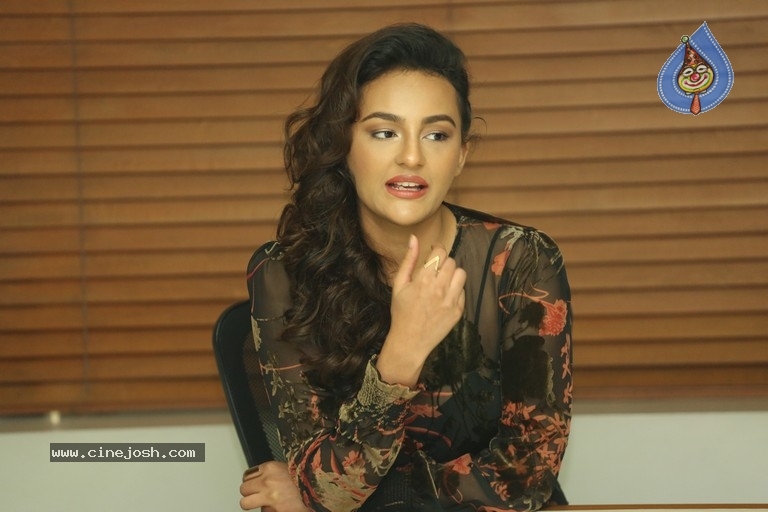 Seerat Kapoor Interview Photos - 14 / 30 photos