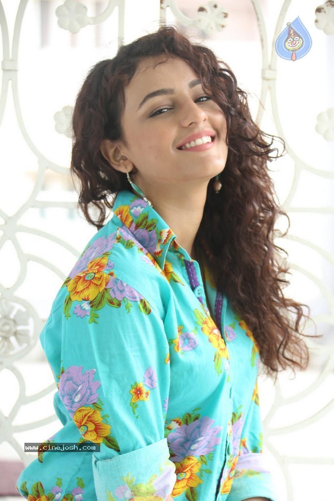 Seerat Kapoor New Stills - 55 / 130 photos